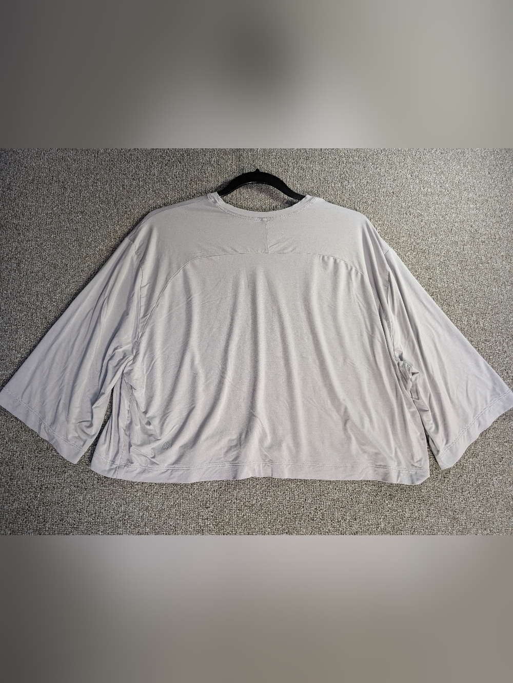 lululemon All Yours Cropped T-Shirt Silver Drop Relaxed Fit Size Large - Picture 4 of 7